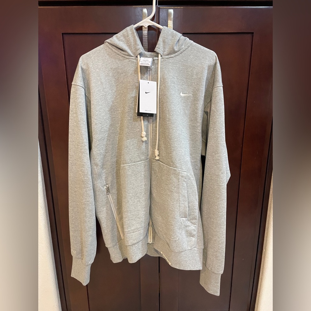 Nike Gray Basketball Hoodie Medium Tall NEW